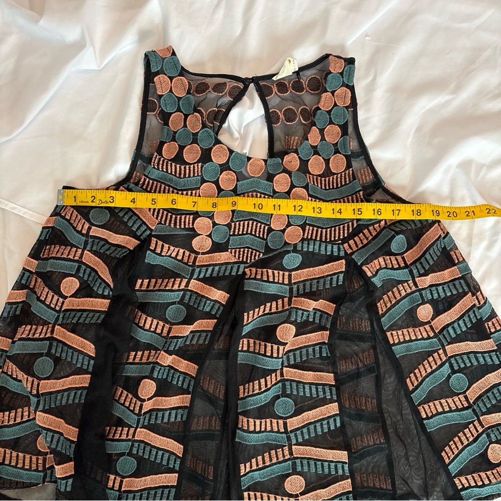 Akemi + Kin Black Sheer Spring Mesh Embroidered Tank Keybole Back Sz M - Picture 5 of 6